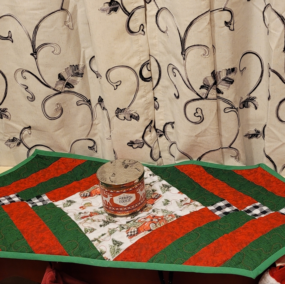 Quilted Holiday Farmhouse Table Runner